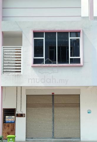Commercial Shoplot For Rent -Triang Bera Pahang - 20X70 SQFT -RM0 2