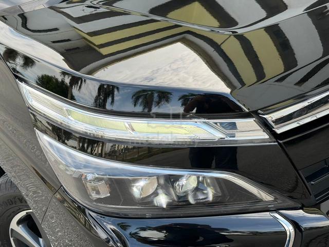 2018/2024 Toyota VOXY 2.0 ZS KIRAMEKI (A)F/LON - 3