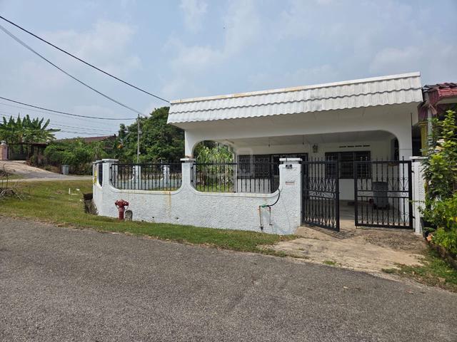 Jalan Kuala Ina,Taman Rakyat,Tampin Alor Gajah Single storey corner 1