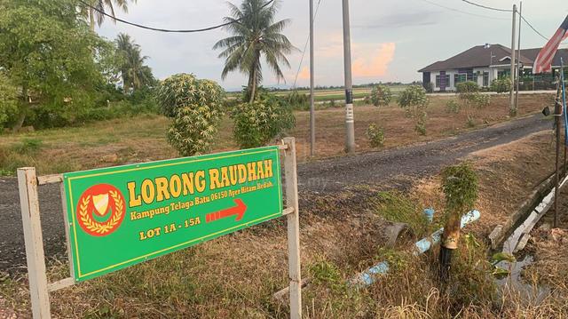 Tanah 1/2 relung di tepi jalan sungai korok 1