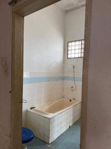 Double Storey Indera Mahkota 2 4