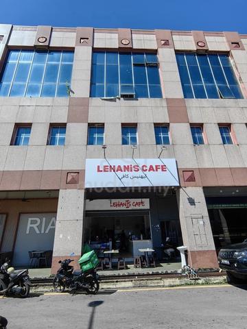 Hidden Gem, Facing Main Road 4-Storey Shoplot @ Jalan Satok, Kuching. 1