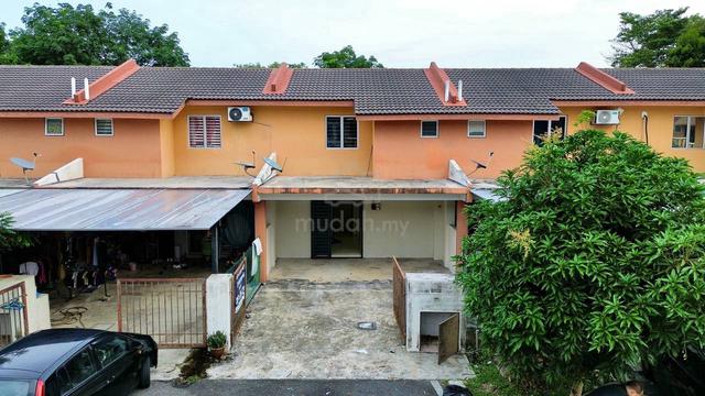 Freehold Double Storey Taman Salak Baiduri Sepang 1