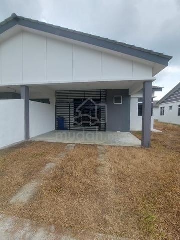 Selangor Banting Not Furnished Semi-Detached House For Rent 1
