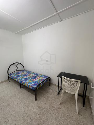 EARLY LABOR DAY 🪑 Near Taman Bahagia LRT Single Room for Rent @ SS3 1