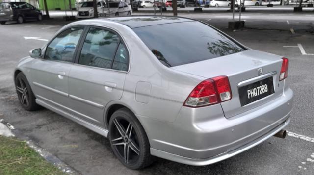 2003 Honda CIVIC 1.7 VTEC (A) - 3