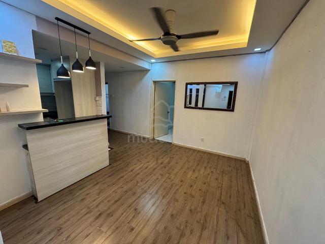 [RENOVATED / LOW DOWN PAYMENT] TownHouse @ Andari Townvilla 2 For Sale 1
