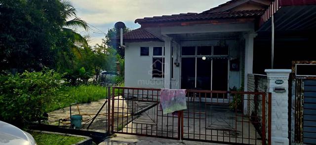 SEMI d HOUSE FOR SALE 1