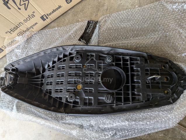 Used Original Seat HONDA RSX150 - photo 2 of 2
