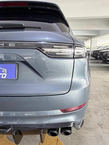 2018 Porsche CAYENNE 4.0 TURBO Very HIGH Spec - 4