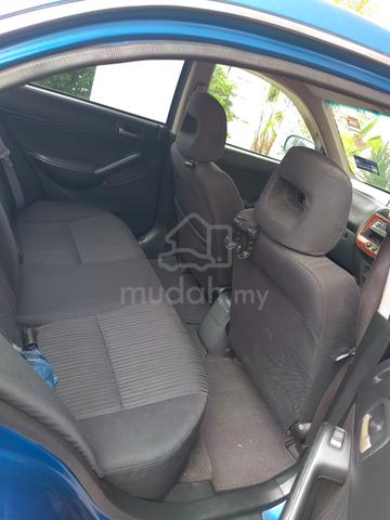 2003 Honda CIVIC 1.7 VTEC (A) - 4