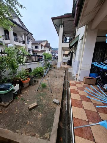 2 storey end lot 10 feet extra land, 30x65, Bandar Kinrara, Puchong 1