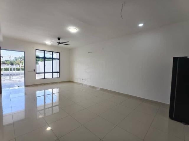 Permas Jaya @ 2sty Unit Partial Furnished 5aircond 4bedroom All Race 1