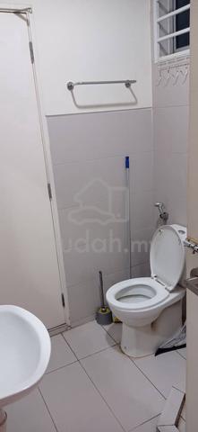 Comfortable Room to Rent in Bandar Country Homes BCH 2