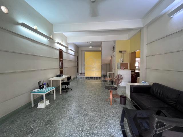 Section 12, Petaling Jaya (1.5 Storey Banglow House 4000sf) 5