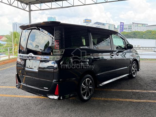 Toyota VOXY 2.0 ZS KIRAMEKI III (A) 2021 - 4