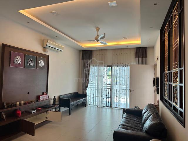 Tastefully Renovated 2 Permai 3-Storey with Guarded Security For Sales 1