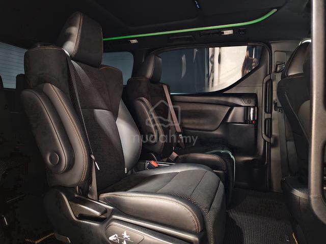 2022 Toyota Alphard 2.5 GOLDEN EYE 5-YRS WARRANTY - 5