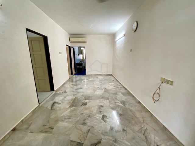 Single Storey Terrace Renovated Nice Unit 1