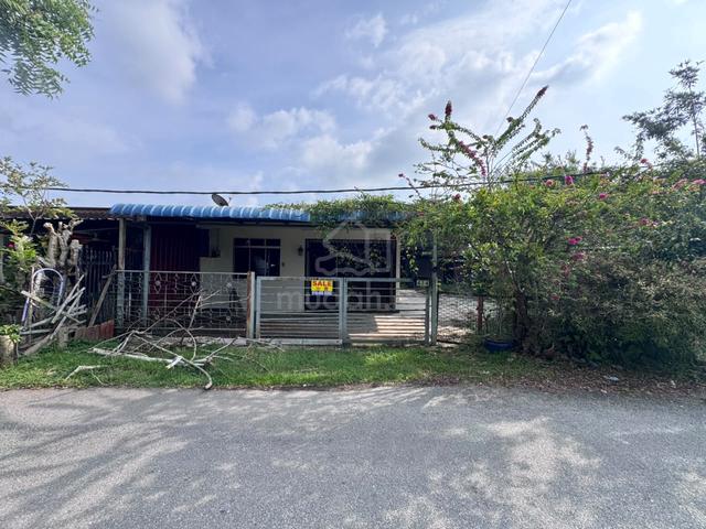 Renovated Single Storey Corner Lot at Tmn Serai Jaya Bagan Serai 1