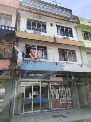 KENINGAU. Three Storey Commercial Lot 1
