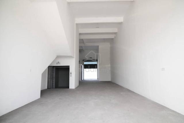 LCH Industrial Park Klang Batu Belah 3 Storey Terrace Factory 1