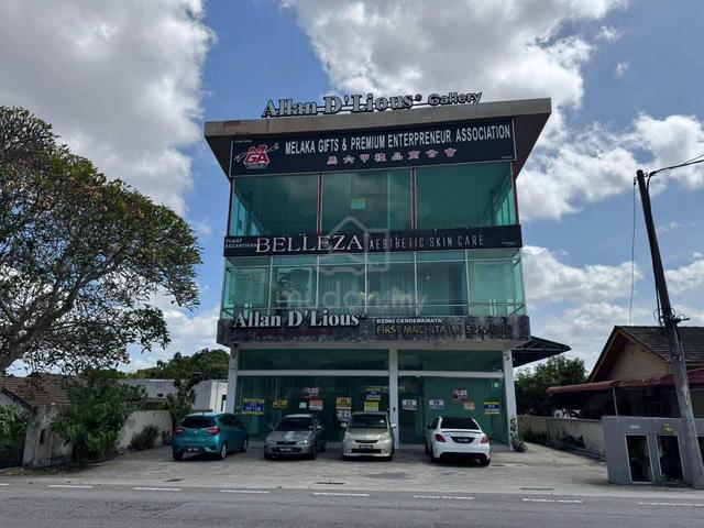 Melaka Bukit Baru 3 Storey Detached Commercial Lot Facing mainroad 1