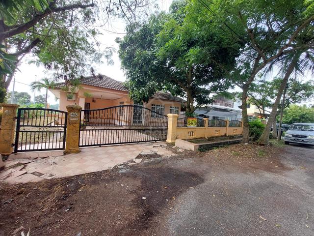 Below Market 1 Storey Bunglow Taman Pantai Sepang Putra 1