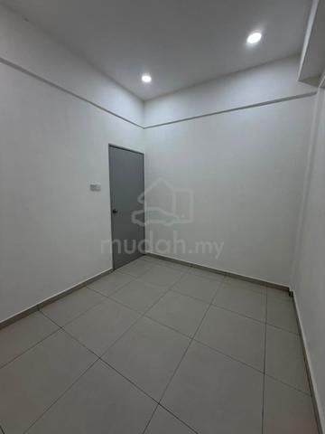 Flat Taman Perling 1