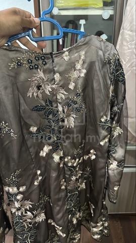 baju kurung sulam manik + kain satin - photo 2 of 3