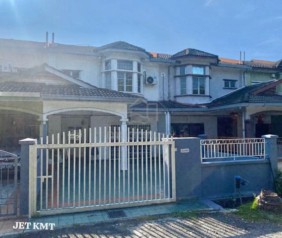 Bandar Bukit Tinggi 1 Klang 22x70 4B3R Basic w Kitchen Cabinet - RENT 1