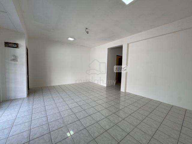 For sale Kampung raja uda 2 sty 20x65 basic unit port klang value buy 1