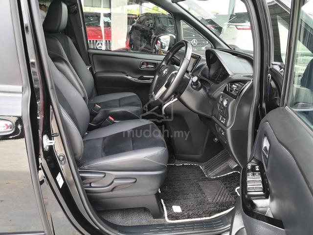 2021 Toyota VOXY 2.0 ZS KIRAMEKI III (A) 7 Seater - 2