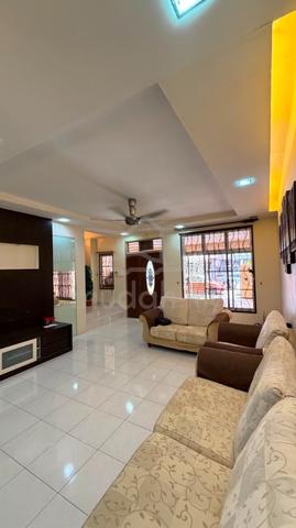 Bukit Indah 2 / Double Storey / Gated&Guarded / Kitchen Fully Extended 1