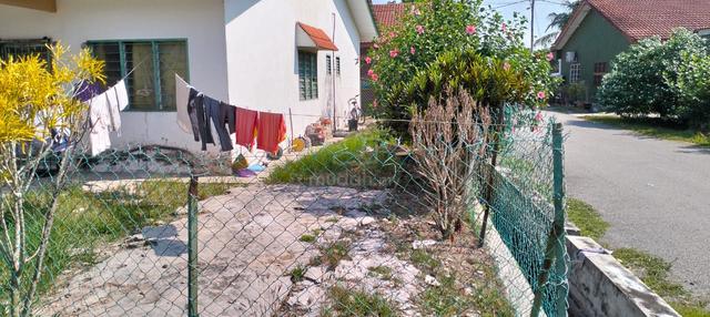 Rumah tepi bertanah lebih di Jalan KSU 2, Taman Kuala Selangor Utama 5