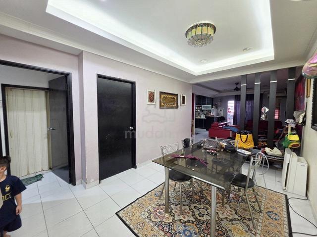 MURAH Kitchen Cabinet, Move In Condition, Below Market 1