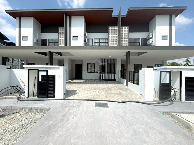 Booking RM2K GOLF VIEW Double Storey Superlink House Bangi Golf Resort 1