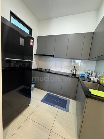 Queens Residences Q1 @ Queens Waterfront 1