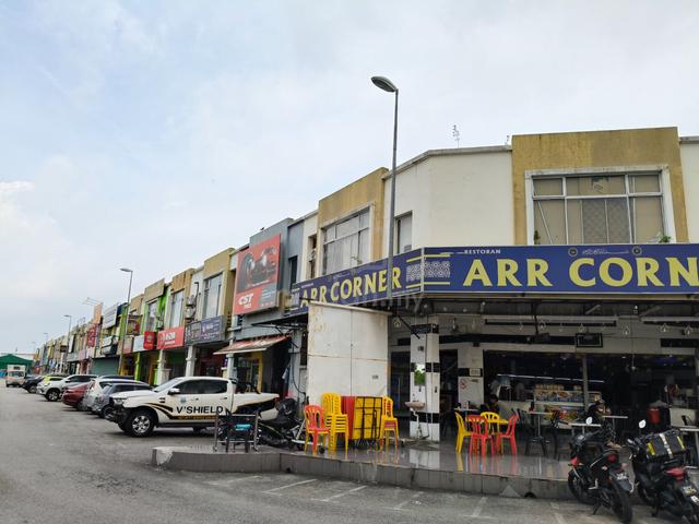 2 sty corner shop bandar putera klang 1