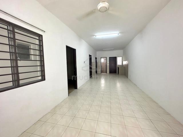 [ Facing Empty ] TownHouse ,Ground Floor ,Bandar Country Homes, Rawang 1