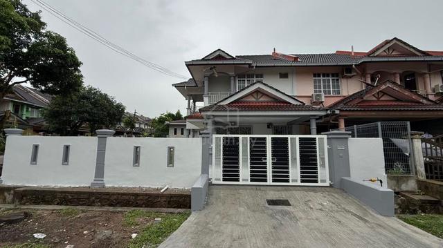 Taman Bukit Dahlia, Pasir Gudang / Corner Unit 1