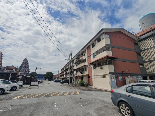 Rumah Pangsa Gajah Berang 1