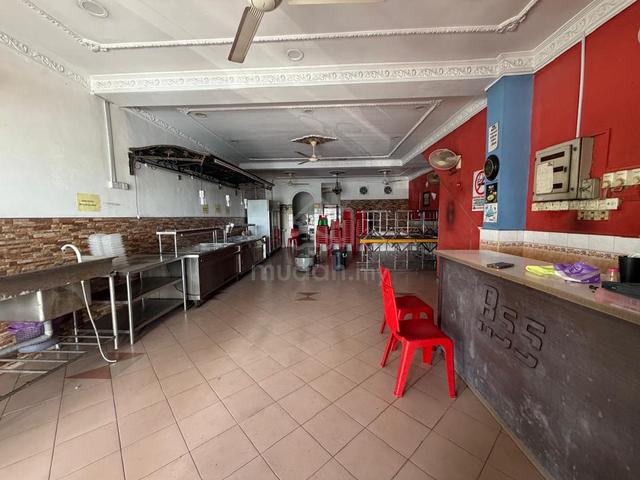 Taman Senai Utama @ Senai Three Storey (Renovated) Shoplot (Facing Mai 1