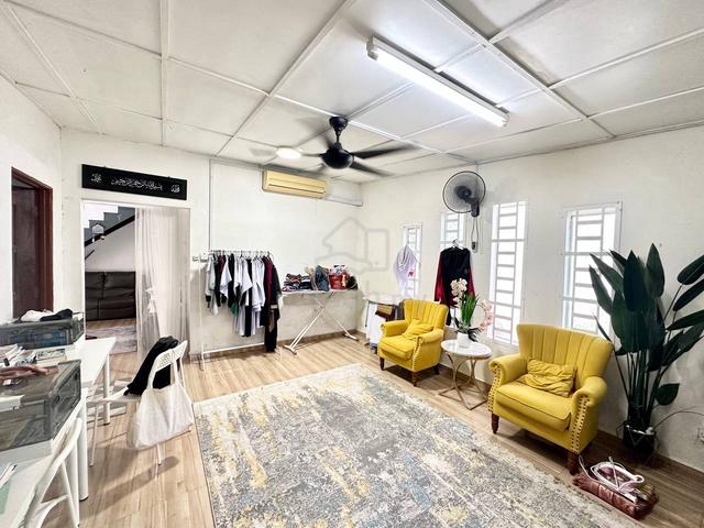 Corner Lot Renovated Teres 2 Tingkat Seksyen 17 Shah Alam 1