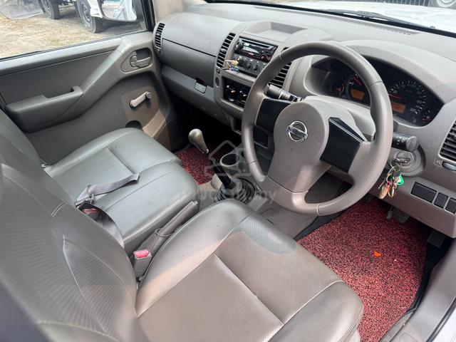 Nissan Navara 2.5L Pasar Malam - ONLY 61k MILLEAGE - photo 4 of 6