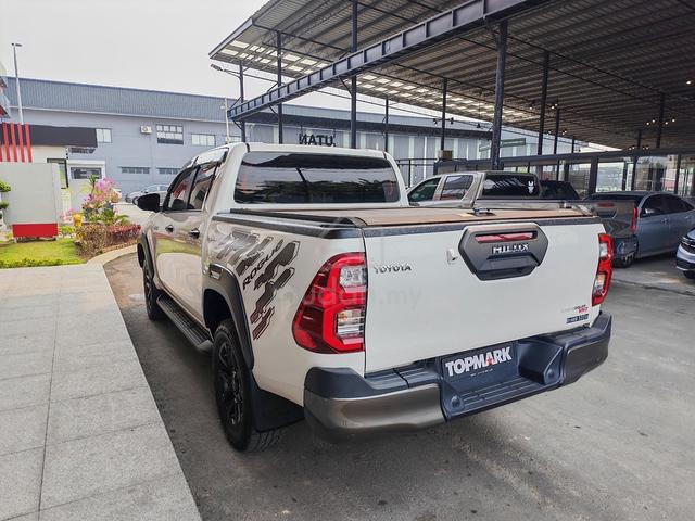 2022 Toyota HILUX 2.8 ROGUE (A)4X4 FULL LOAN - 5