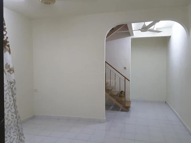 Two And Half Storey For Sale In Taman Radzi 1