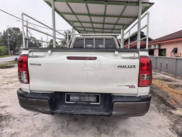 2022 Toyota Hilux S/C 2.4 MT 4x4 - 5