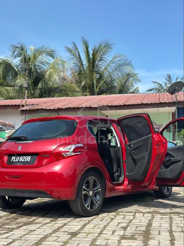 2014 Peugeot 208 1.6 VTI ALLURE (A) - 2