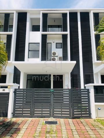 BESTBUY 3 STY terrace House 20 x 70 Puncak Jalil Seri Kembangan 5 ROOM 1